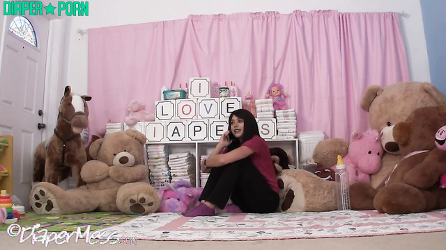 Brunette moaning as diaper changes, fingers pressing - DiaperMess