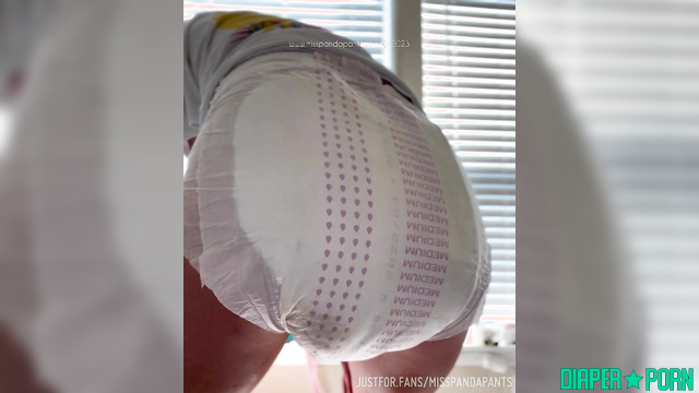 Ava Panda's ass up, enema squirting into messy diaper - Misspandapants