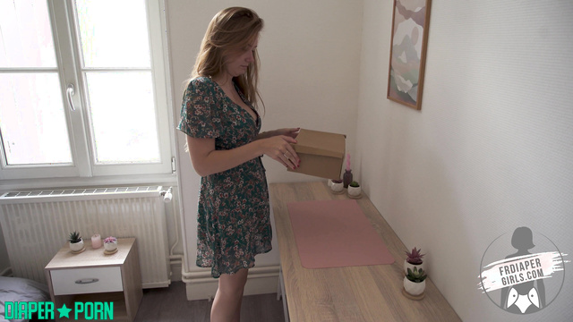 Redhead Charlotte leaking in public, diaper bulging - FRDiapergirls