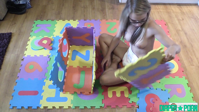 UKDiaperGirls - Сhloe collects a children's carpet