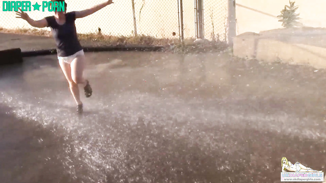 Redhead milf squirting solo in rain - UKDiaperGirls