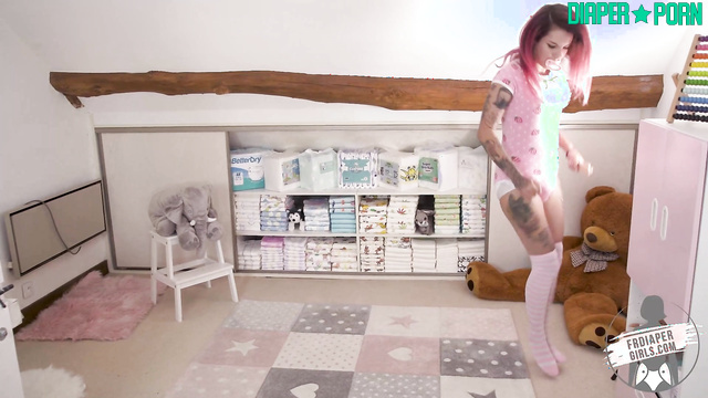 Tattooed Lola's messy diaper change, multicolored hair bouncing - FRDiapergirls