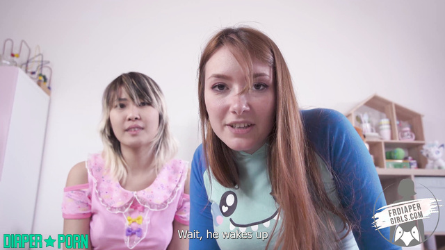 Lesbian roleplay pissing in new diaper - FRDiapergirls