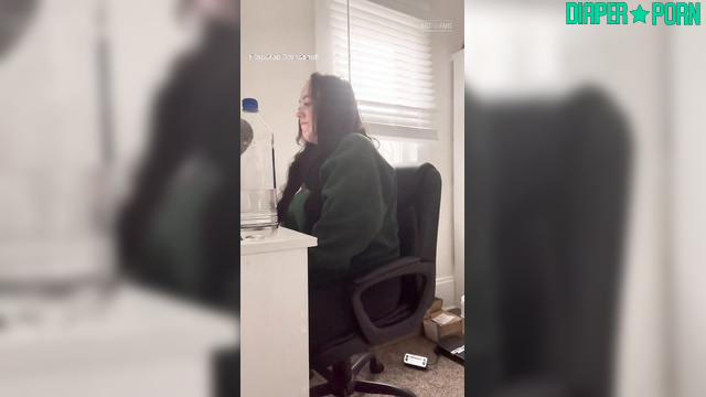 BBW brunette grinding hard in full diaper - sunbunnystella