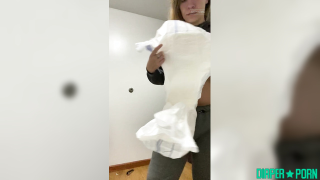 BBW blonde diapering up with moans - PaddedkittenVuittQn