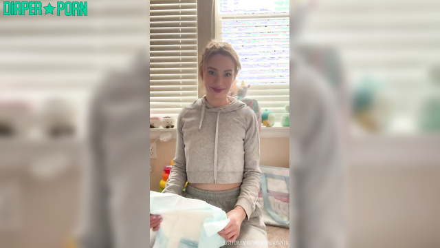 Redhead solo talks as she stuffs a diaper - Misspandapants