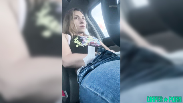Blonde moaning loud, rubbing through thick diaper in car - PaddedkittenVuittQn