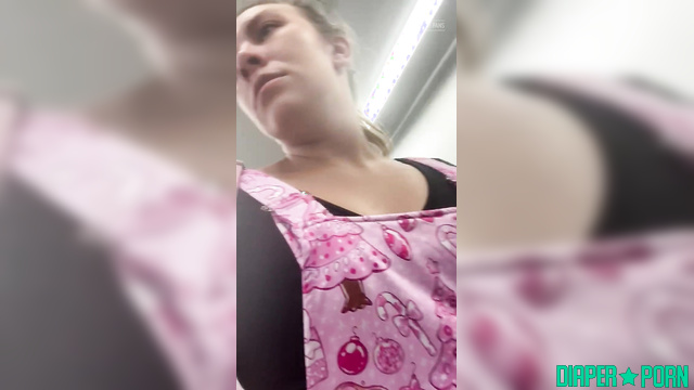 Brunette solo pissing hard in thick diaper - PaddedkittenVuittQn