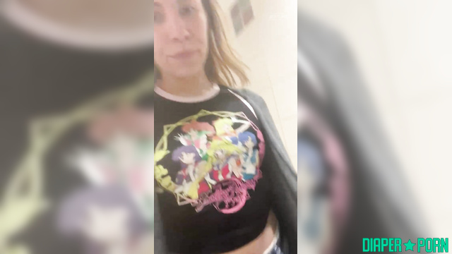 Blonde in tight jeans, nappy crinkling loud - PaddedkittenVuittQn