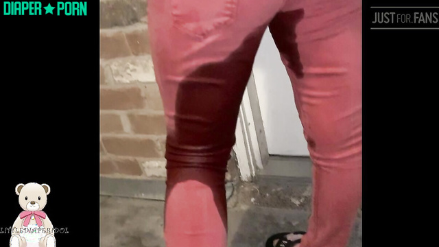 Pissing naked outdoors, soaked panties under tight jeans - LittleDiaperIdol