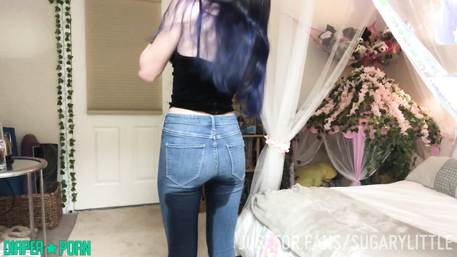 Toy deep in multicolored hair slut, jeans wetting hard - Sugary Little
