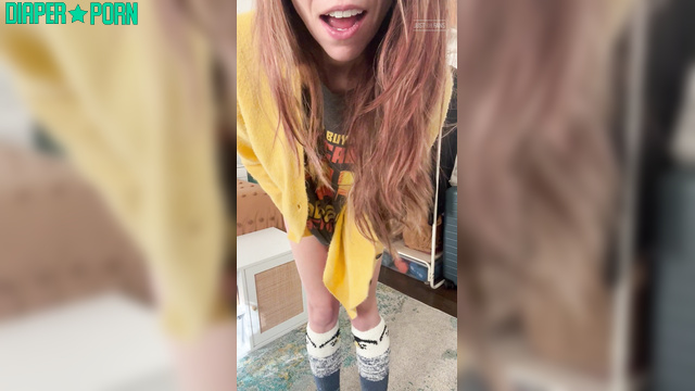 LolaAndThenSome - Soils his pampers showing it under his sweater
