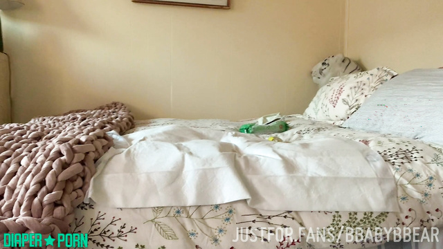 Messy diaper squish, dirty moans - bbabybbear