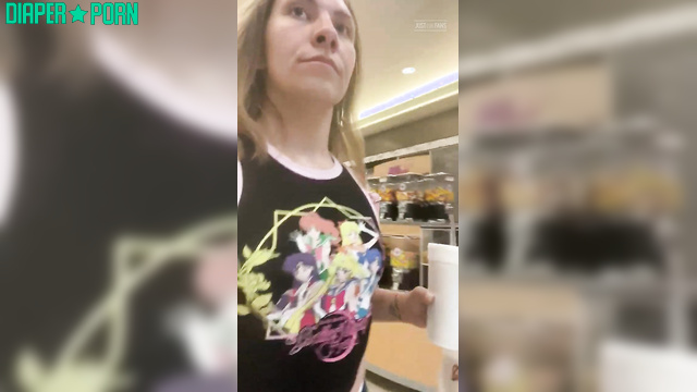 Blonde milf struts mall, diaper rustling - PaddedkittenVuittQn