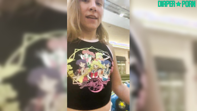 Blonde milf struts mall, diaper rustling - PaddedkittenVuittQn