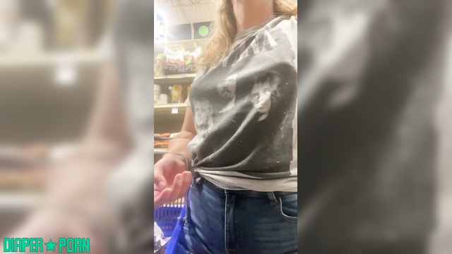 Blonde milf squishing in diaper while walking - PaddedkittenVuittQn