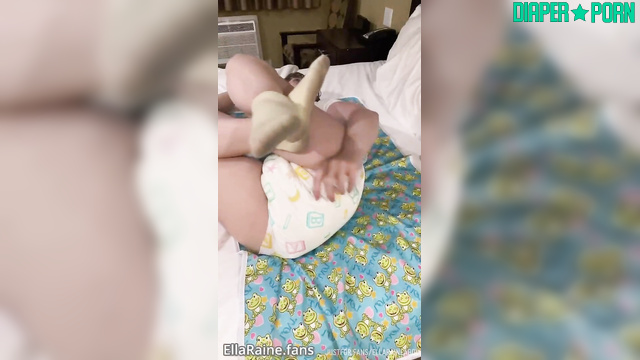 Brunette Solo with Thick Nappy in Age Regression - Ella Raine ABDL