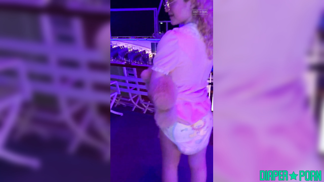 Thick Nappy Under Jeans, Blonde Struts Mall - LittleDiaperIdol