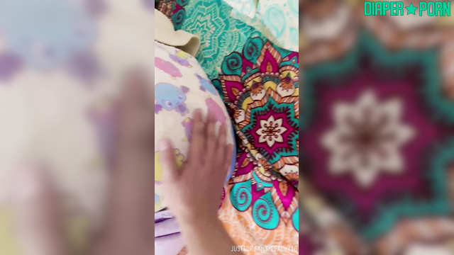 Babysitter pissing hard, diaper soaked in sleep - BabyPeachy