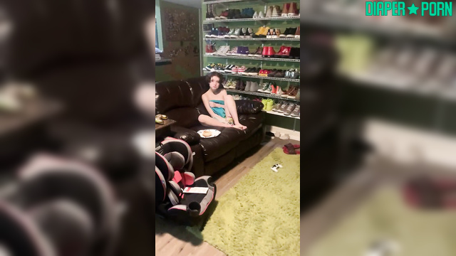 LittleDiaperIdol - Soaked her diaper completely and got spanked right after that