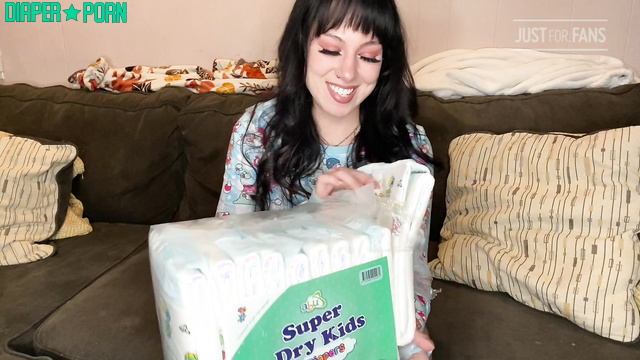 Daddaslilstar - Changing her diaper slowly during a calm and quiet moment alone