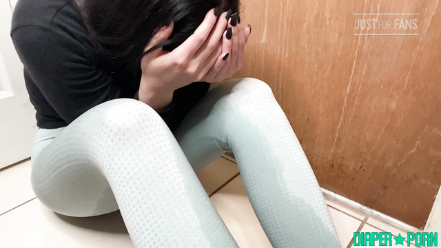 Crying in soiled leggings, pissing hard - daddaslilstar