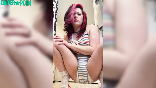 Tattooed tease with diaper bulging and leaking loud – succubunnie