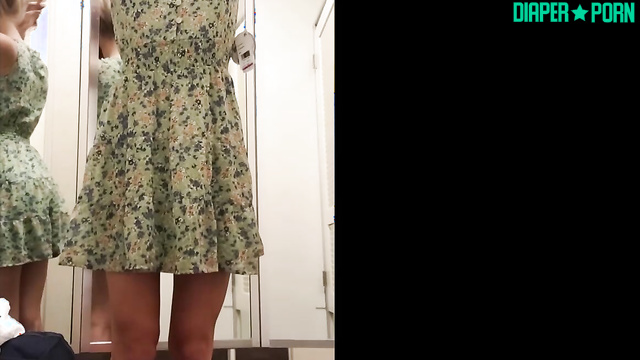 AnnabelleLeakyGirl - Wetting herself in dressing room without a nappy to hide the accident