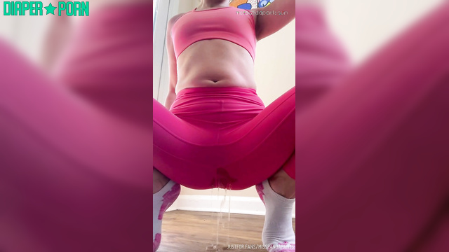 Pissing hard, leggings soaked, cunt exposed - Misspandapants