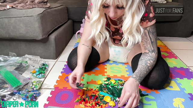 Daddaslilstar - Age regression play with soft toys and comforting relaxation