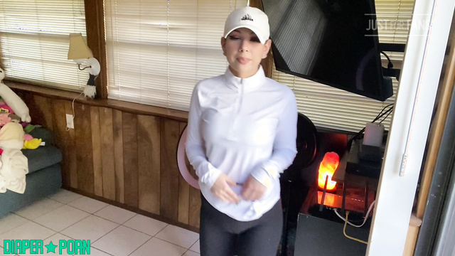 Diaper under tracksuit teasing in car - daddaslilstar