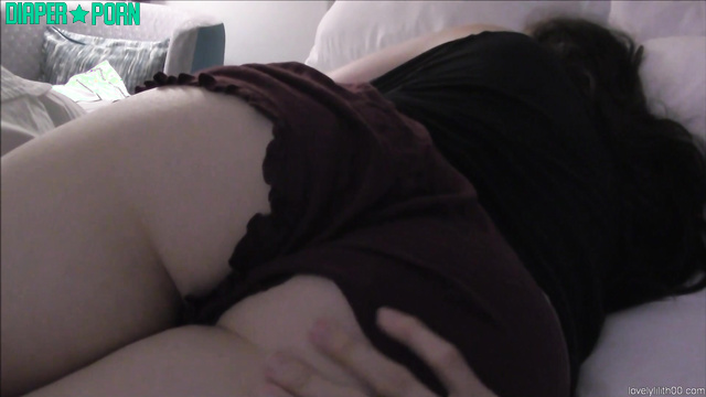 Big tits bouncing as nappy teasing continues - Lovely Lilith