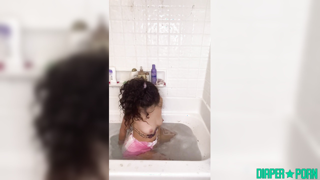 Topless Bath, Diaper Soaked and Squishy - LittleKikiCali