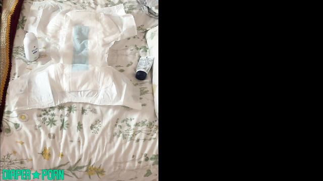 Hairy pussy stuffed in fresh pampers - bbabybbear