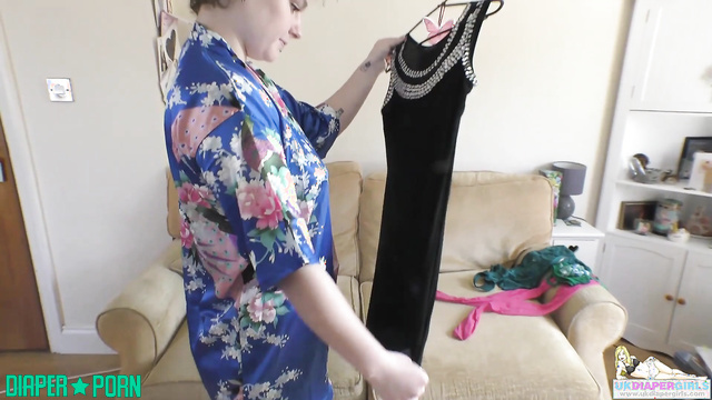 Delilah's pantyhose tease with crinkly pampers - UKDiaperGirls