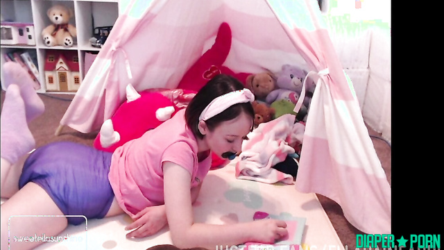 Brunette in regression, playing with soft nappy - Ella Raine ABDL