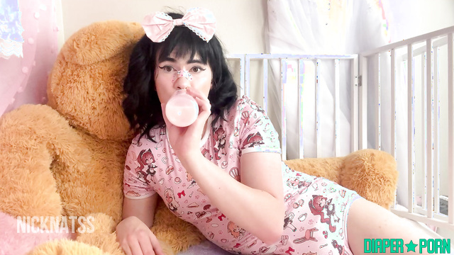 Maid onesie grinding hard, dick throbbing in regression - Knicknatz