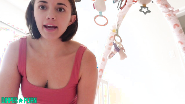 Mommy's POV: Blowjob while feeding in crib - Sophie Little