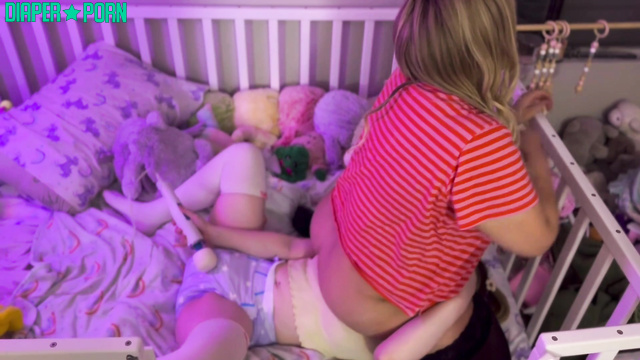 Throbbing anal threesome with diaper bondage - Princessofpee