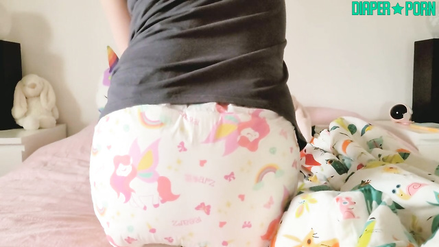 Solo mess squishing in pampers while whimpering - Little Lady Lumi