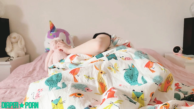 Solo mess squishing in pampers while whimpering - Little Lady Lumi