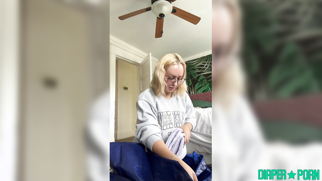 Sunbunnystella - Opening a package and showing new diapers