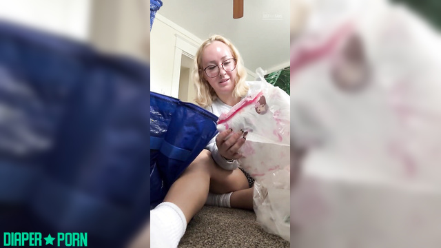 Sunbunnystella - Opening a package and showing new diapers