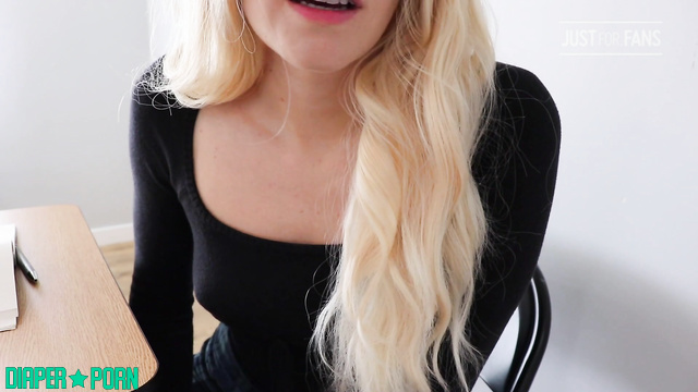 SugaryLittle - Back home, she lifts her pampers and masturbates