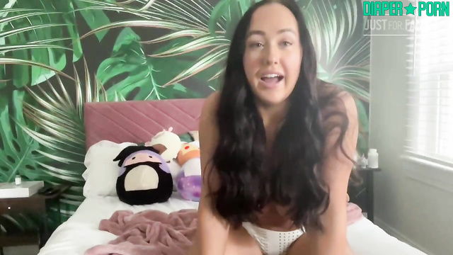 Sunbunnystella - Topless fun while showing off her favorite nappy