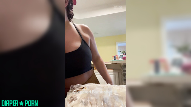 sunbunnystella - Lonely brunette changing a diaper right now