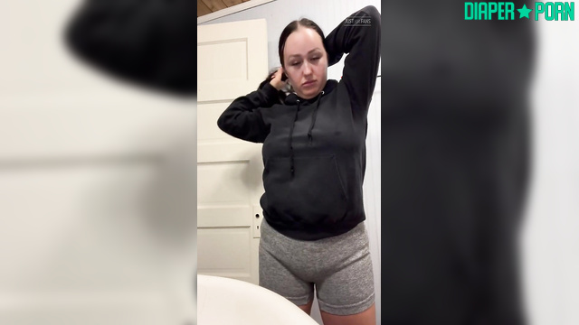 sunbunnystella - Naked lady changed a diaper before work