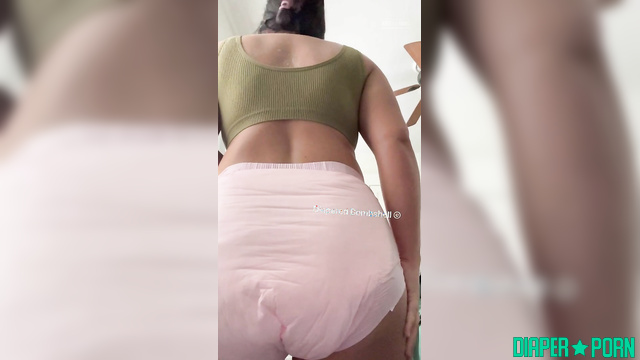 sunbunnystella - Morning routine in diaper with lonely milf