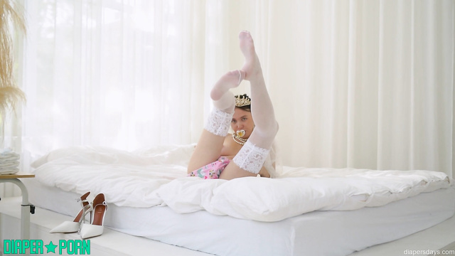 Diapers Days - Your Big Day: Nappy Change with Masturbation Before the Wedding