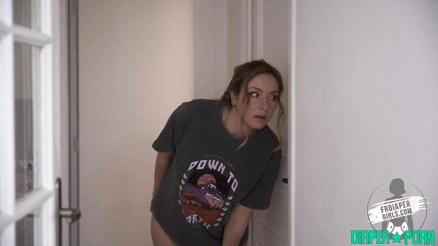 FRDiapergirls - Funny home experiments in wet diapers